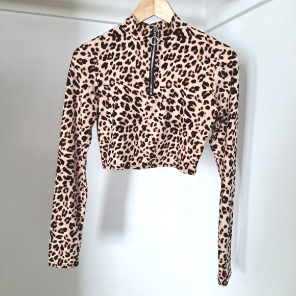 Sommer ray | cheetah print turtleneck womens crop top super soft - Picture 3 of 11